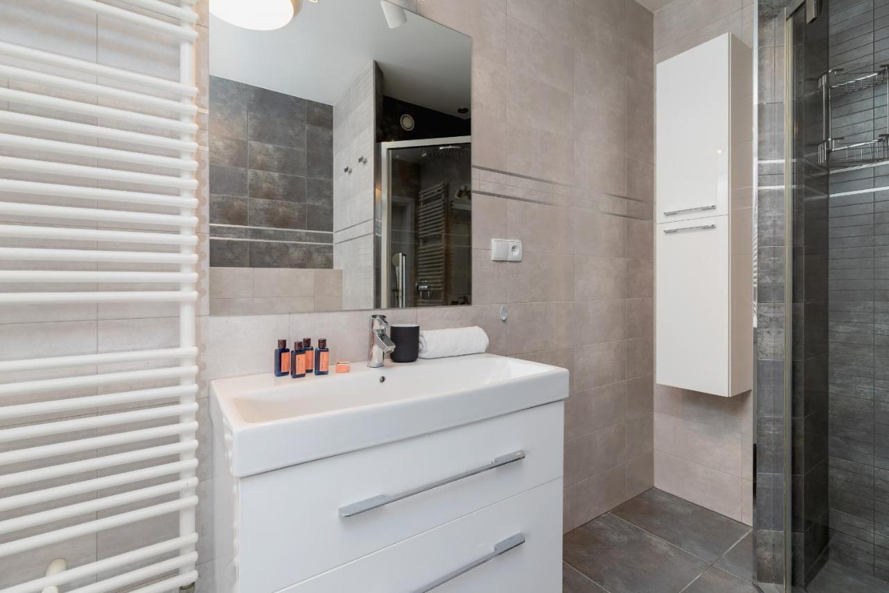 Politechnika Krakowska Apartment By Renters Prestige Exteriör bild